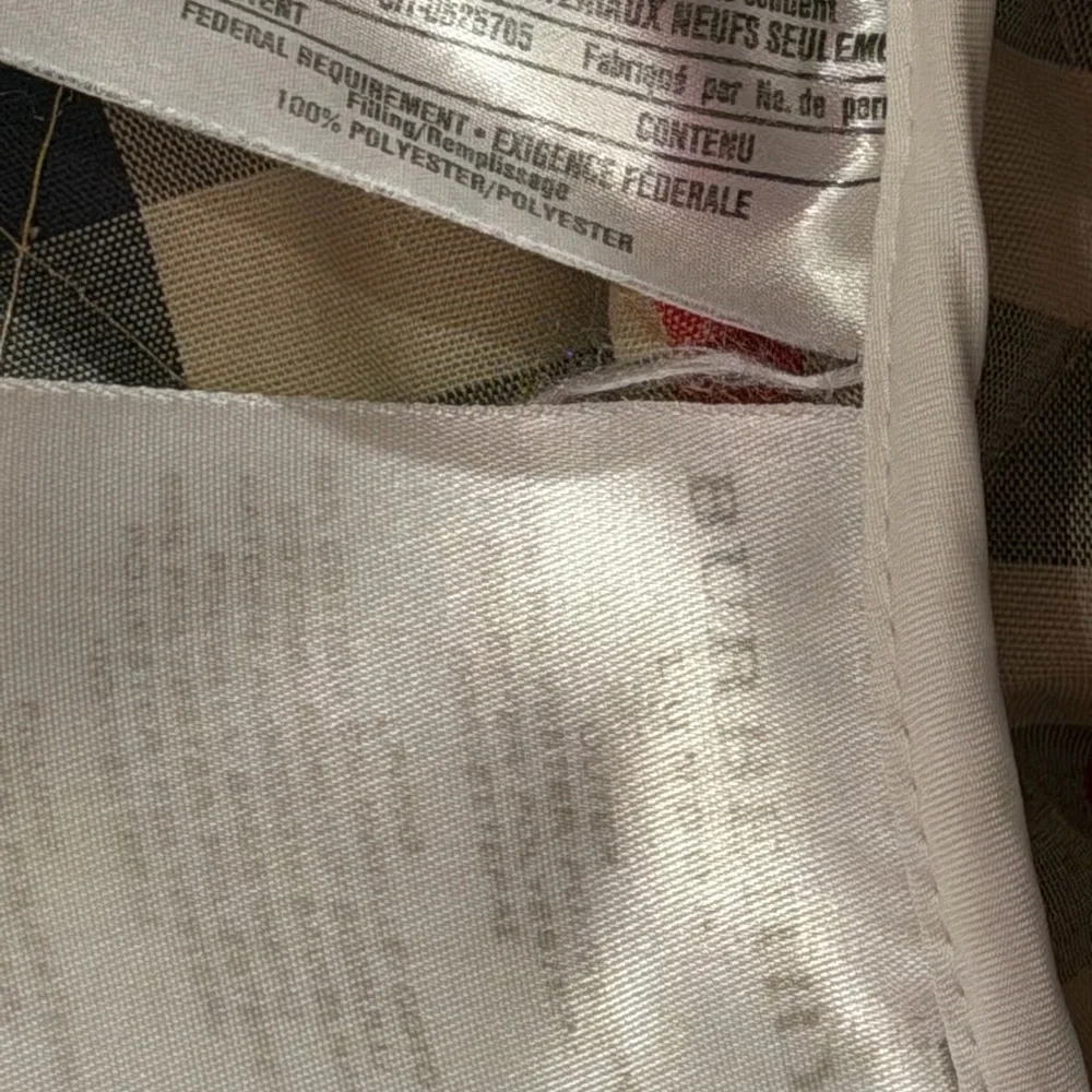 Burberry White Quilted Puffer Jacket - Picture 7 of 7